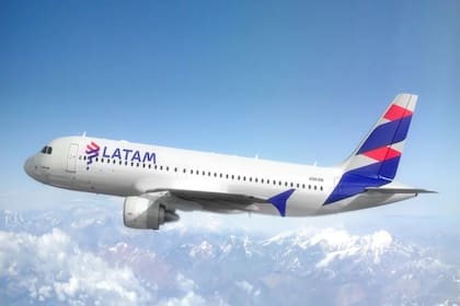 Con estas nuevas modificaciones al Código Aeronáutico se excluyó la obligación de contar con personal argentino en los servicios aerocomerciales argentinos.