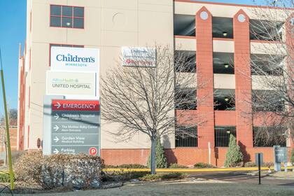 Más de 20.000 inmigrantes indocumentados adultos perderán su cobertura médica desde diciembre, según la nueva legislación aprobada en Minnesota