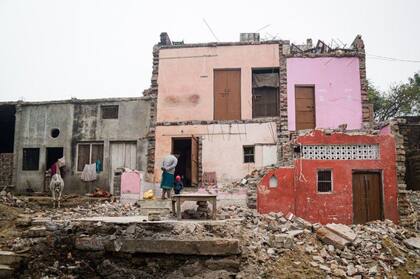 Más de 3.000 viviendas y comercios han sido demolidos total o parcialmente para ampliar los corredores de peregrinos.