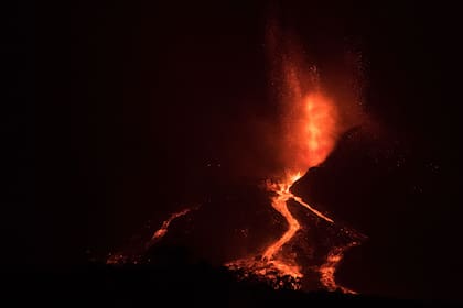 Más de 390 hectáreas fueron arrasadas por el paso de la lava, casi un millar de edificaciones se destruyeron y más de 3000 hectáreas quedaron cubiertas de ceniza