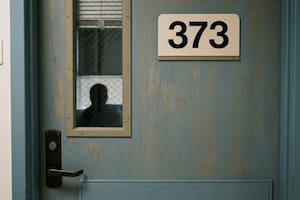 Le dieron el alta en octubre, pero aún se niega a dejar la habitación 373 de un hospital de Florida