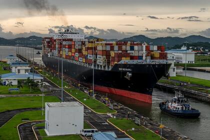 Más de la mitad de la carga de contenedores que circula entre Asia y la costa este de Estados Unidos, pasa a través del canal