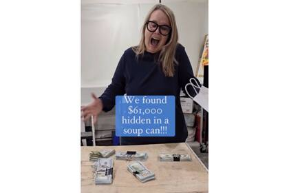 Más de US$60 mil fueron descubiertos adentro de una lata vieja de café