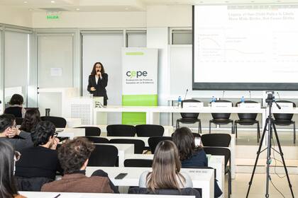 Más de veinte especialistas expusieron sobre la complejidad de las políticas públicas en la sexta convención del CEPE, con la intención de traer a la agenda cuestiones tabú, como el desarrollo inmobiliario, la agroindustria y alimentación, y la inteligencia artificial