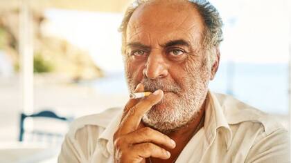 Más del 50% de la población masculina fuma regularmente en Grecia.
