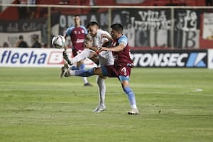 Los suplentes de un equipo de la Primera Nacional eliminaron a los titulares de uno de la primera A