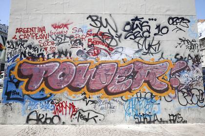 Más pintadas en el Obelisco