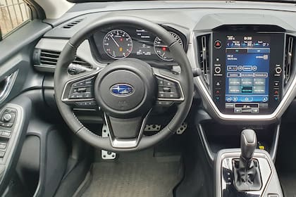 Más tecnológico. Es el interior del Subaru Crosstrek