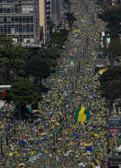 Masiva concurrencia en la manifestación contra el presidente brasileño Jair Bolsonaro en San Pablo