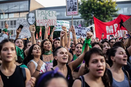 Masiva marcha en Paraná por el femicidio de Fátima Acevedo