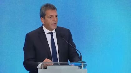 Massa anunció un nuevo tipo de cambio a $300 para la exportación de soja y las economías regionales