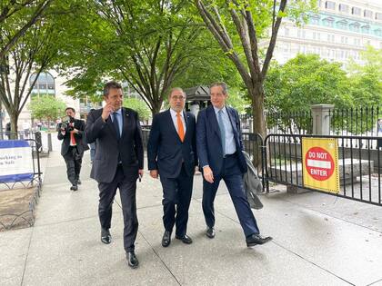 Massa, Argüello y Pesce, al llegar al Tesoro de Estados Unidos