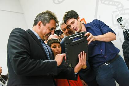 Massa en la escuela de robótica de La Banda