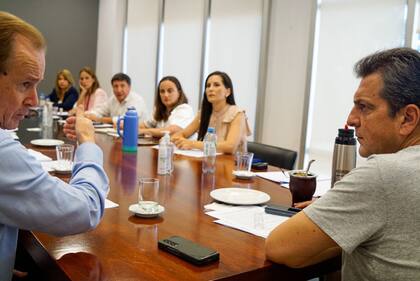 Massa encabeza reuniones en su Fundación Encuentro, pero lo hace a puertas cerradas
