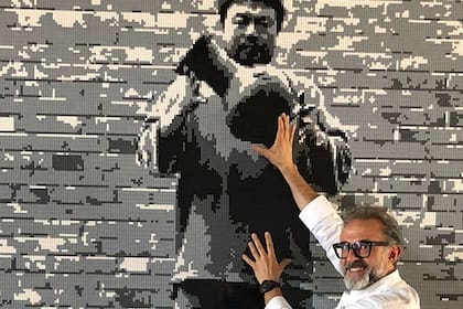 Massimo en uno de los ambientes de Casa Maria Luigia