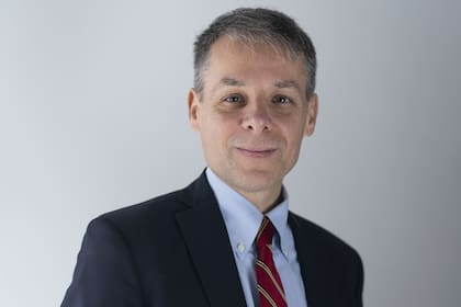 Massimo Faggioli enseñó, entre otras, en la Villanova University, donde Robert Prevost obtuvo una Licenciatura en Ciencias Matemáticas en 1977