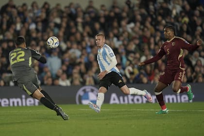 Mastantuono es uno de los jóvenes que Lionel Scaloni tiene presente rumbo al Mundial 2026