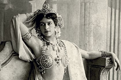 Mata Hari, la espía cuya leyenda se agigantó con películas, series y novelas.
