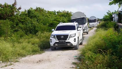 Mata Mosquito y Hoyo de Friusa son localidades pobres, donde no hay carreteras y residen en su mayoría trabajadores de la construcción y de los servicios hoteleros