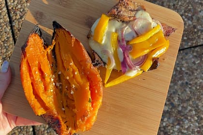 Matambrito de cerdo a la parrilla con boniato y vegetales