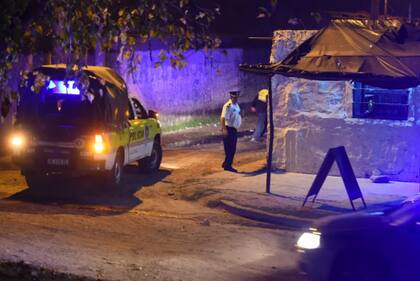 Mataron de siete disparos a un policía para robarle la moto en Las Piedritas