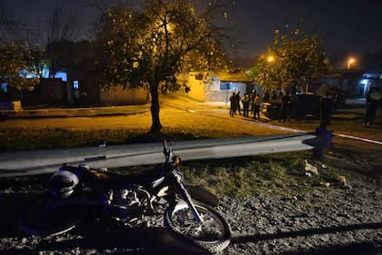 Mataron de siete disparos a un policía para robarle la moto en Las Piedritas