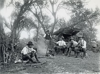 Mateada en el campamento (1915)