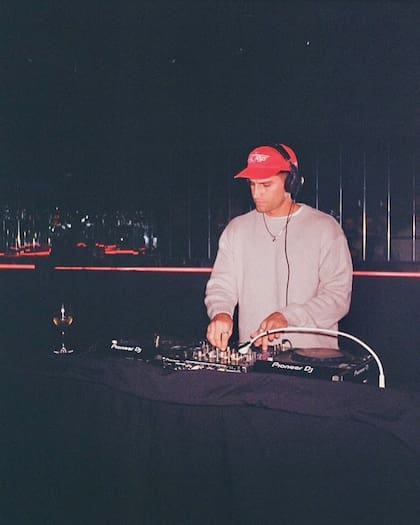 Mateo Bergoglio, nieto de Jorge Bergoglio, primo del Papa Francisco, es DJ y vive en Barcelona