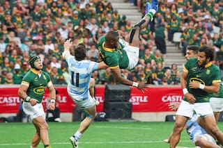 Una lesión preocupante y la indisciplina que volvió a aparecer en un momento crucial: dos amarillas y una roja