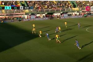 El airado reclamo del DT Martínez tras un gol mal anulado a Retegui para Tigre a los 94 minutos