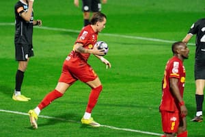 Tras quedarse sin Mundial por Italia, Mateo Retegui se fracturó en Arabia, de donde quiere volver a la Serie A