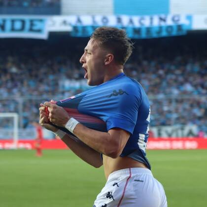 Mateo Retegui y el festejo del 3-3 de Tigre en la cancha de Racing