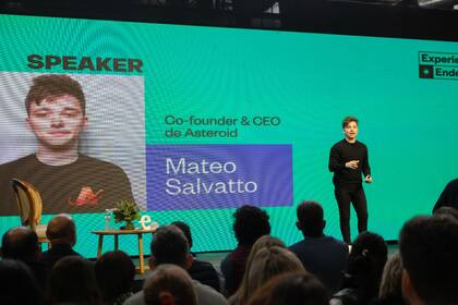 Mateo Salvatto, durante su presentaciòn como speaker en la Experiencia Endeavor Cuyo 2023.