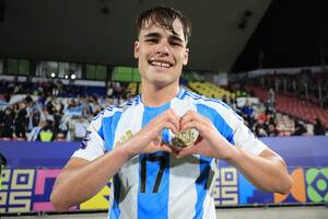 Mateo Silvetti, clave ingresando desde el banco en este Mundial, está disponible para jugar la final