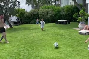 Messi subió un video jugando a la pelota en familia y Mateo dejó a todos boquiabiertos
