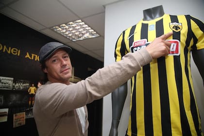 Matías Almeyda DT del AEK de Atenas