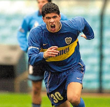 Matías Arce marcó dos goles y fue la figura de la cancha