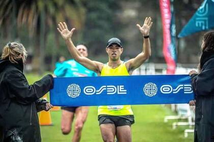 Matías Báez es profesor de Educación Física y en Argentina fue entrenador en un running team de Buenos Aires.