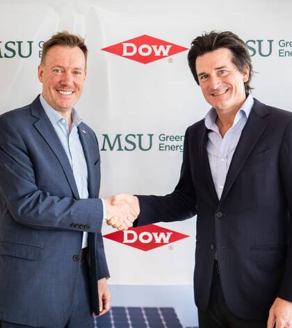 Matías Campodónico, presidente de Dow Argentina y de la región sur de Latinoamérica, y Manuel Santos Uribelarrea, fundador y CEO de Grupo MSU, fueron los encargados de la firma