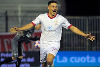 Y un día volvió la Z de Cóccaro: al Zorro le cedieron un penal, convirtió y lo festejó con plateístas