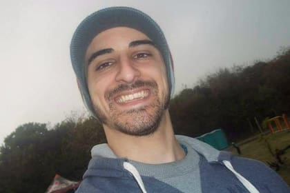 Matías, de 23 años, una semana antes de suicidio; su foto también forma parte de la campaña que, en la Argentina, impulsó Empesares