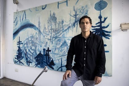 Matías Duville y la sal: "Lo que más me interesa es la reducción de un océano. Tener en la mano un pedacito de viejos océanos"