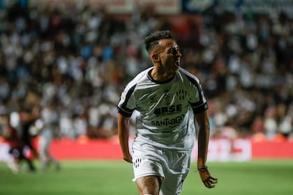Matías Godoy festejo el gol que le dio el título a Central Córdoba