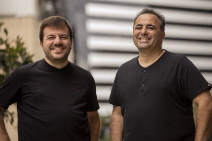 Matías Gorganchián y Nicolás Bourbon arrancaron sus carreras profesionales en el mundo corporativo y rondando los 50 años se animaron a la aventura