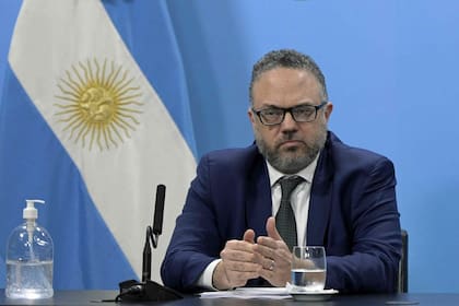 Los mayoristas y supermercados del interior acusaron al ministro Matías Kulfas de discriminación, por dejarlos afuera de los acuerdos de precios