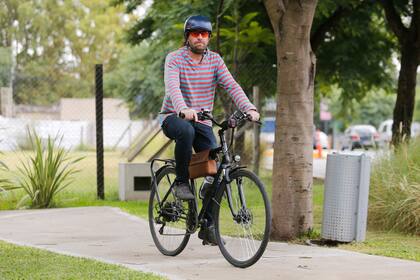 Matías Losoviz, un fanático de las e-bikes