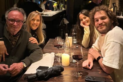 Oscar Martínez junto a su pareja, Marina Borensztein, y Matías Mayer, el coprotagonista de El último gigante