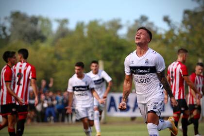 Matías Miranda, autor del empate de Gimnasia frente a Estudiantes.
