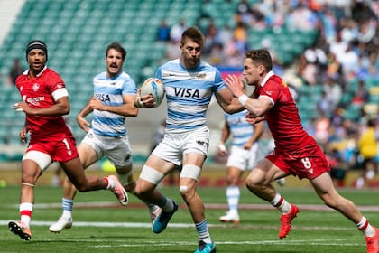 Matías Osadczuk inicia un ataque de los Pumas 7s