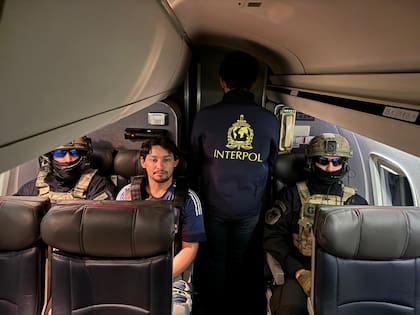 Triple crimen narco: la justicia de Perú dictó la prisión preventiva con fines de extradición para Pequeño J - Image 2